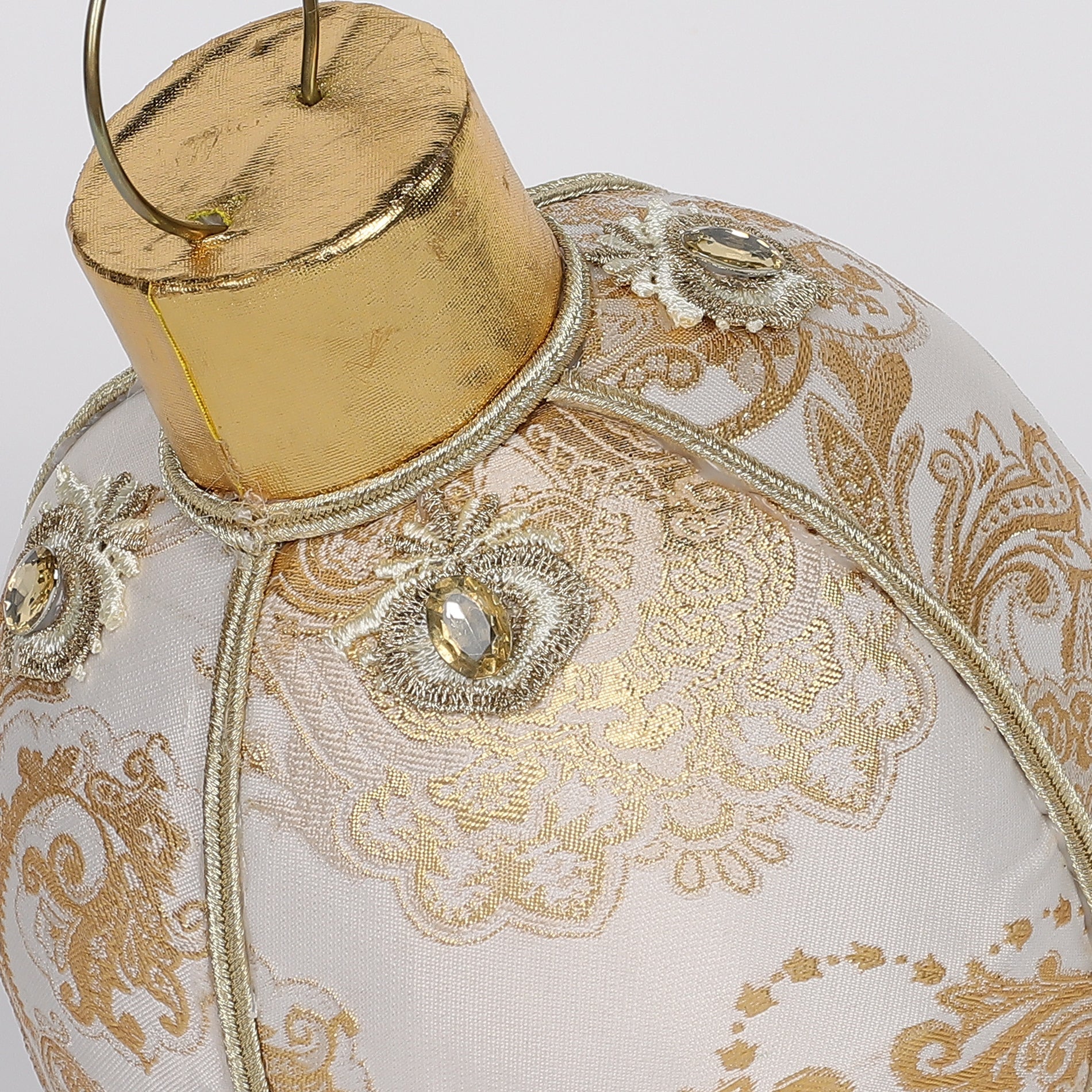 5.91 X 5.91 X 7.88"H GOLD ORNAMENT TABLE TOP DECOR