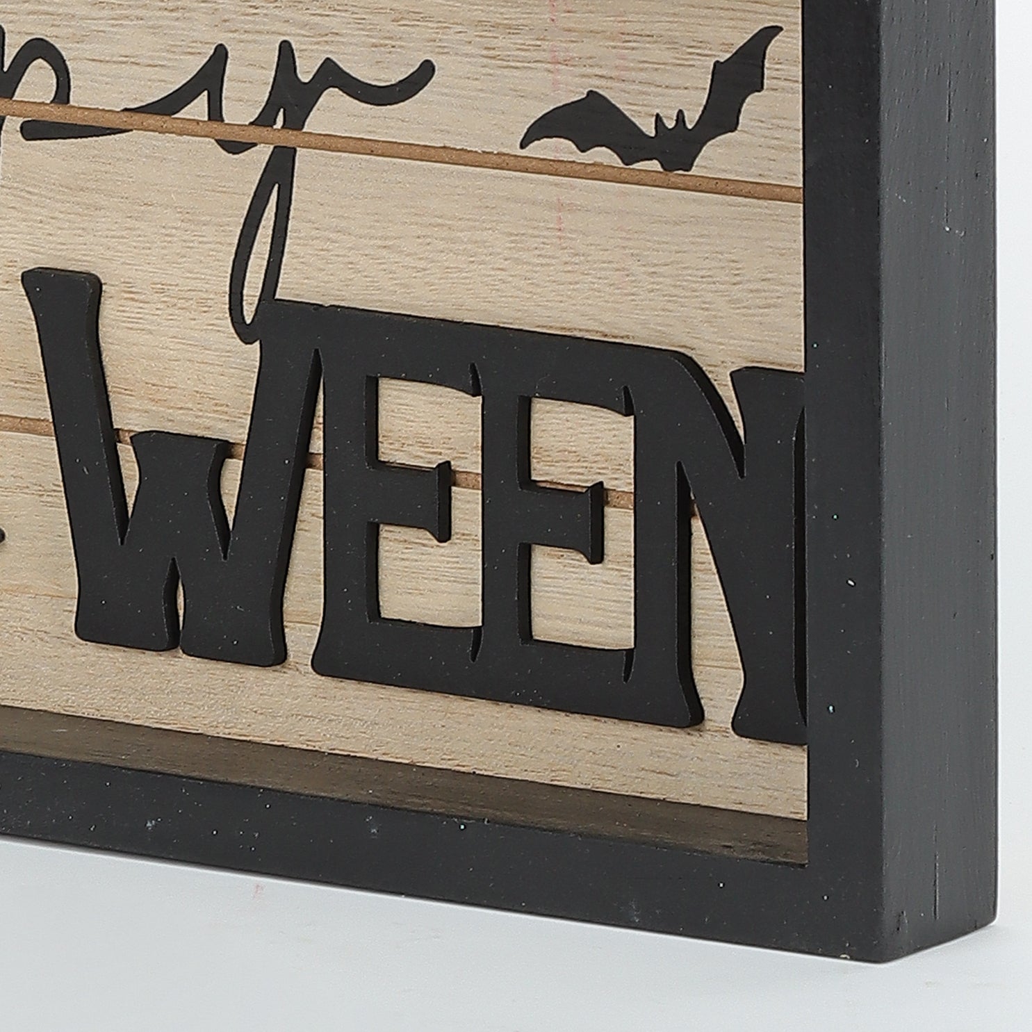 5"H HAPPY HALLOWEEN WALL DECOR