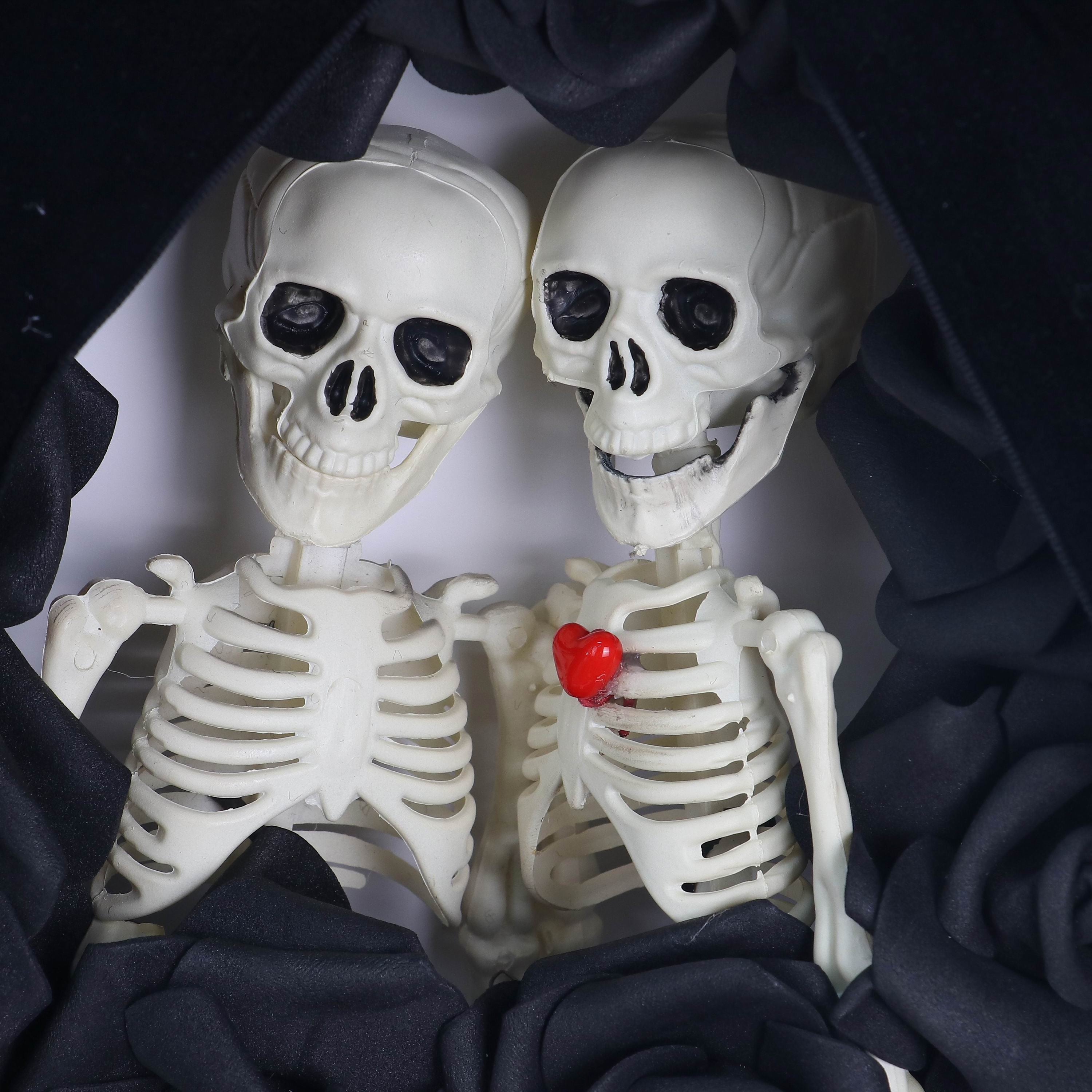 12" BLACK ROSE SKELETON WREATH
