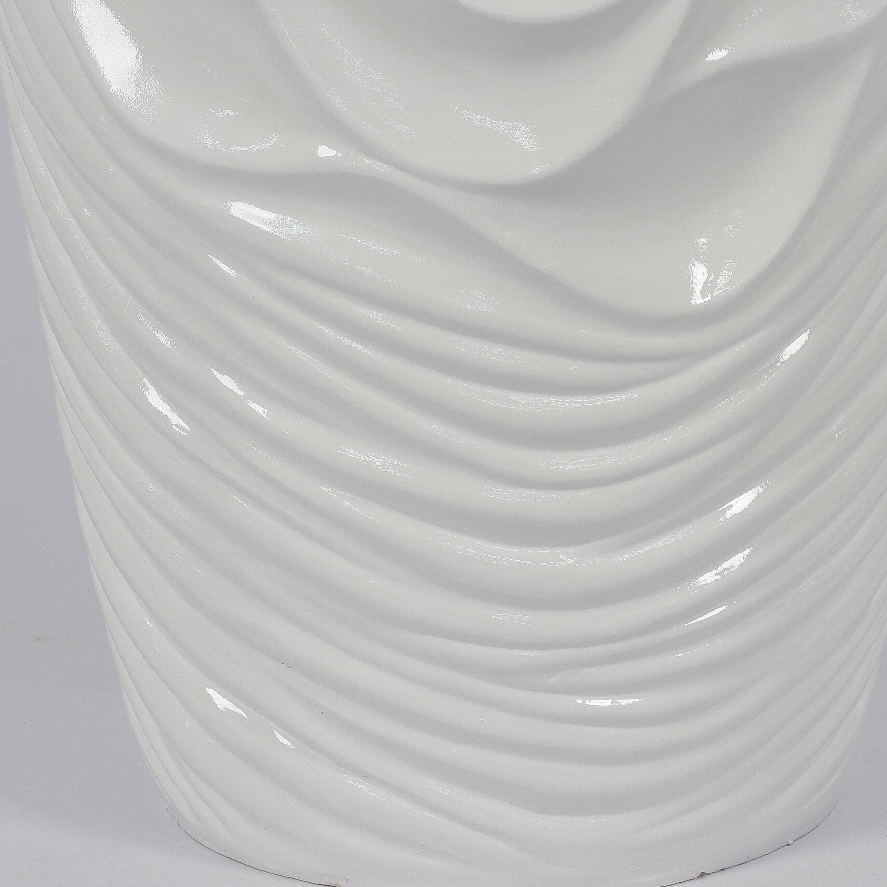17.73 X 17.73 X 47.674"H Shiny White Planter