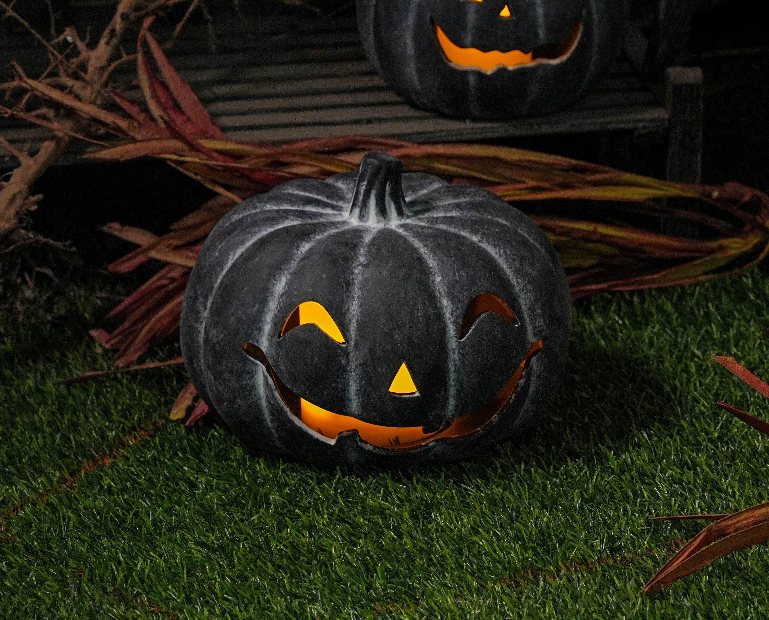 6"H. Halloween Jack-O-Lantern Pumpkins