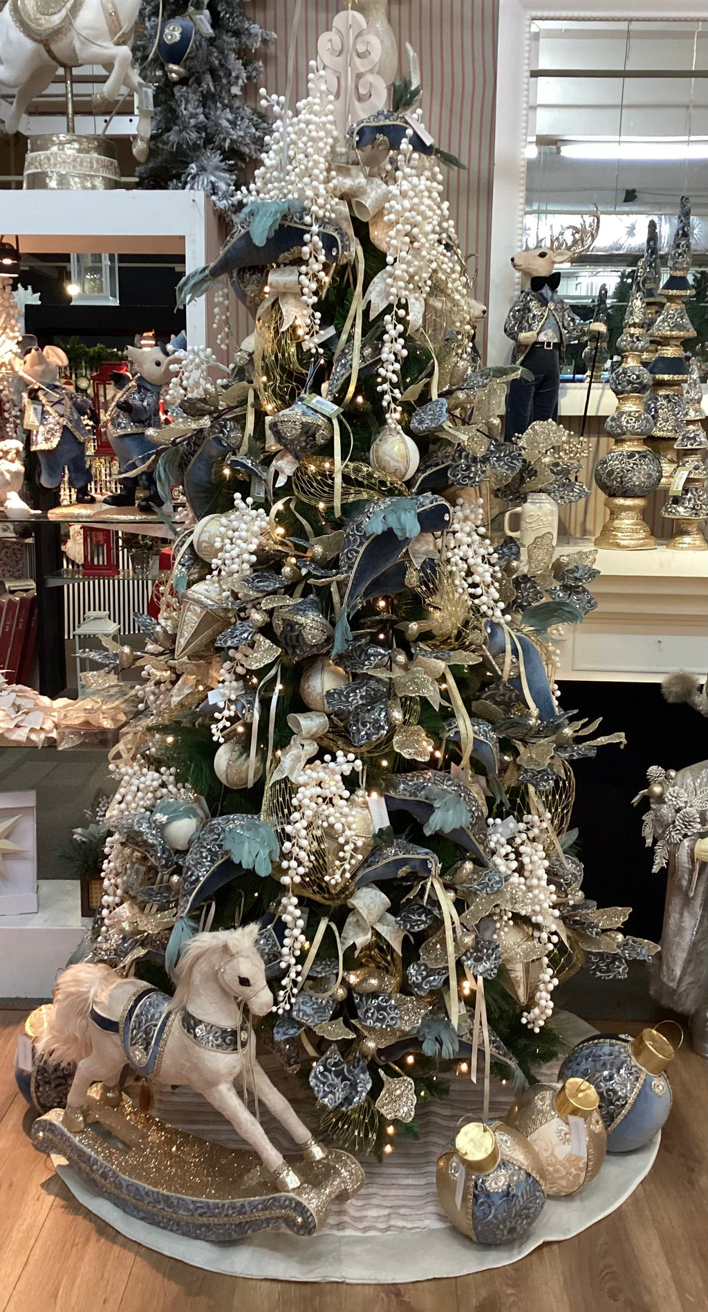 7.5 ft. Decorated Christmas Tree